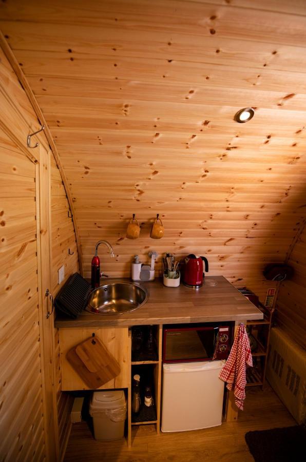 Highland & Transylvania Glamping Pods Ройбридж Екстериор снимка