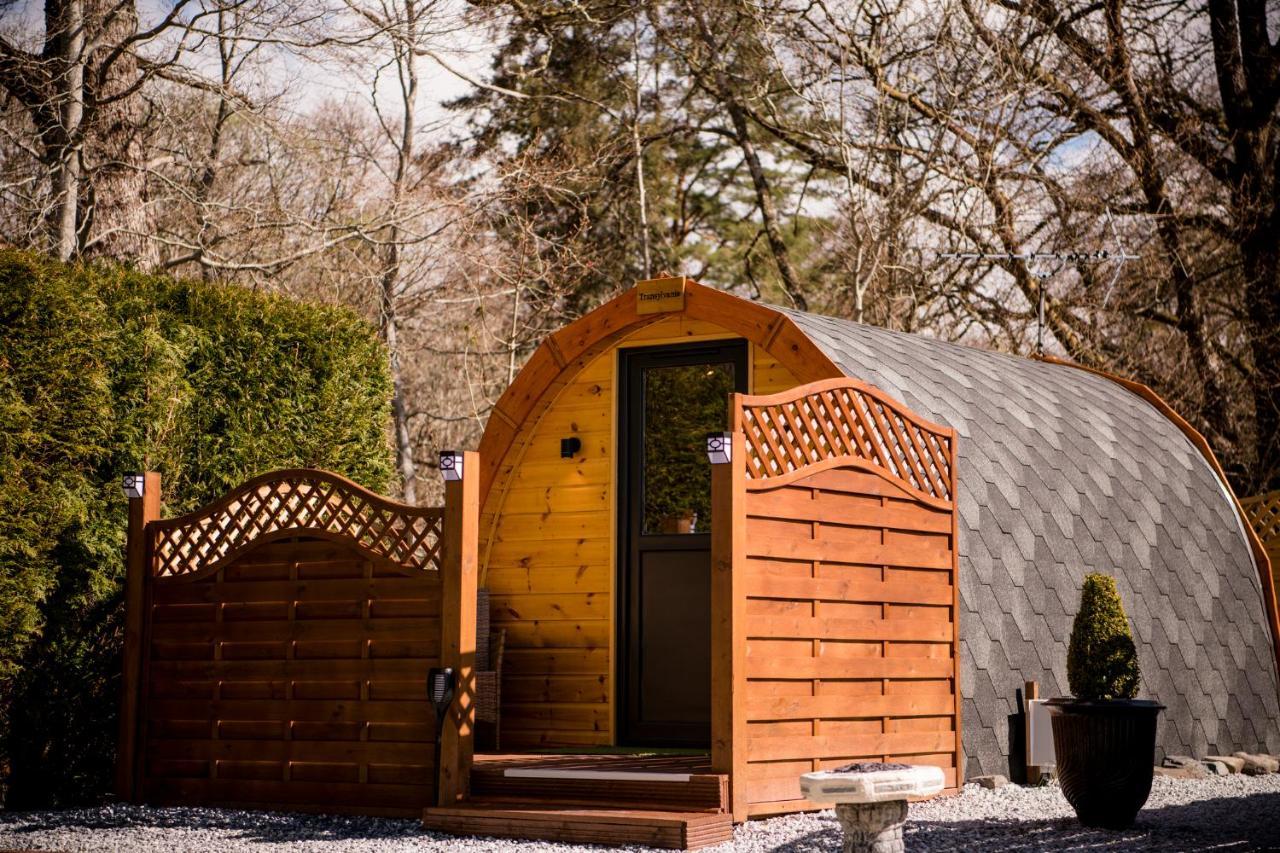 Highland & Transylvania Glamping Pods Ройбридж Екстериор снимка